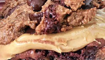 Kelly's Kreations: Double Stuffed Chocolate Chip Cookies