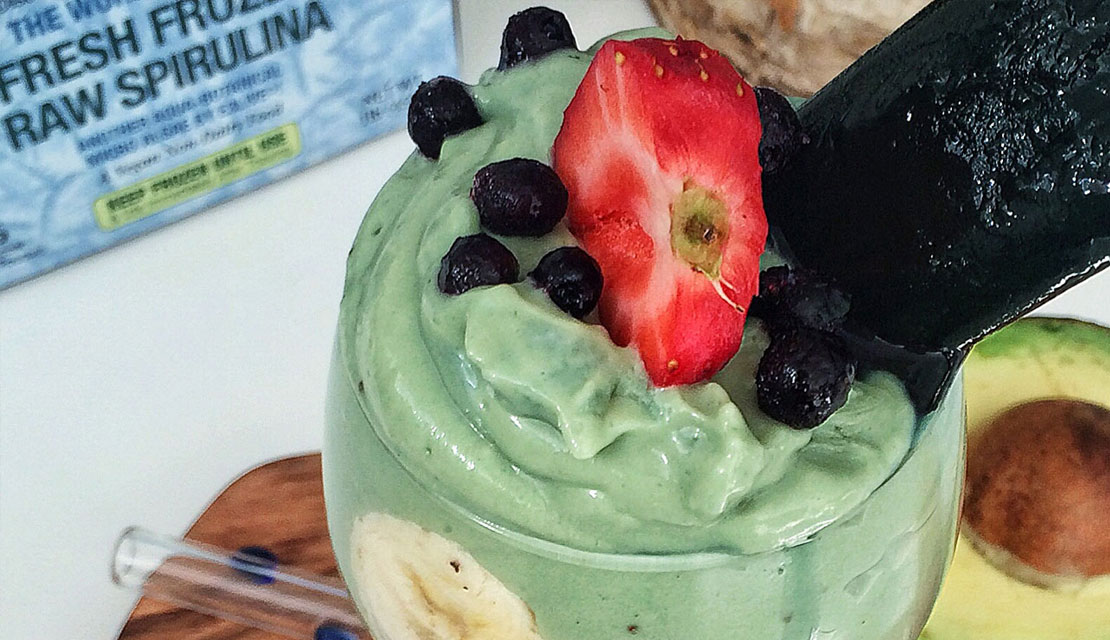 Kelly's Kreations: Green Smoothie with E3live Fresh-frozen LIVE Spirulina